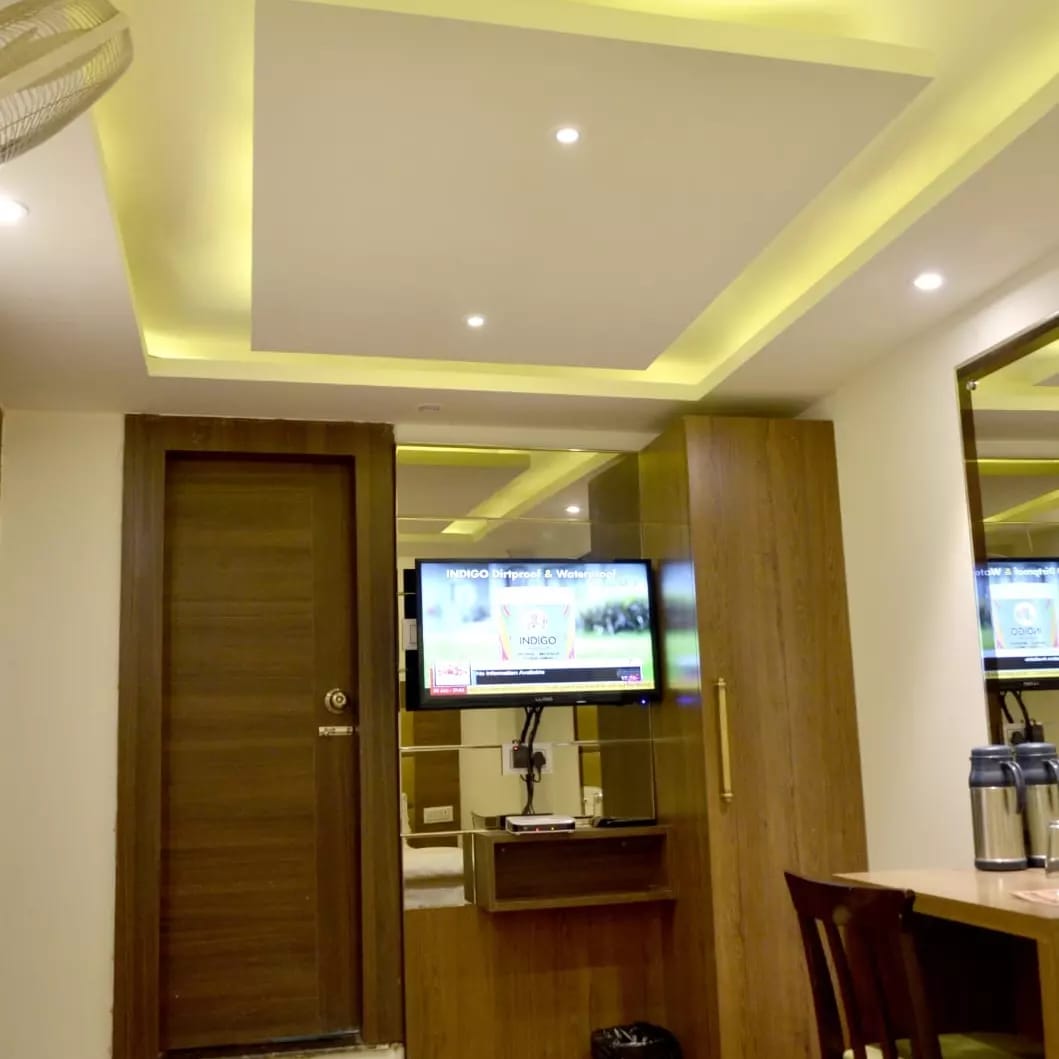 cheap hotel booking in prayagraj  on call 9026807267